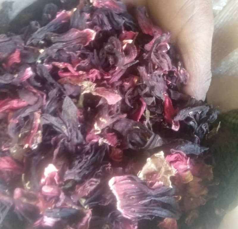 BAOBAB FRUIT POWDER, HIBISCUS FLOWER , GINGER, ONIONS CHILI