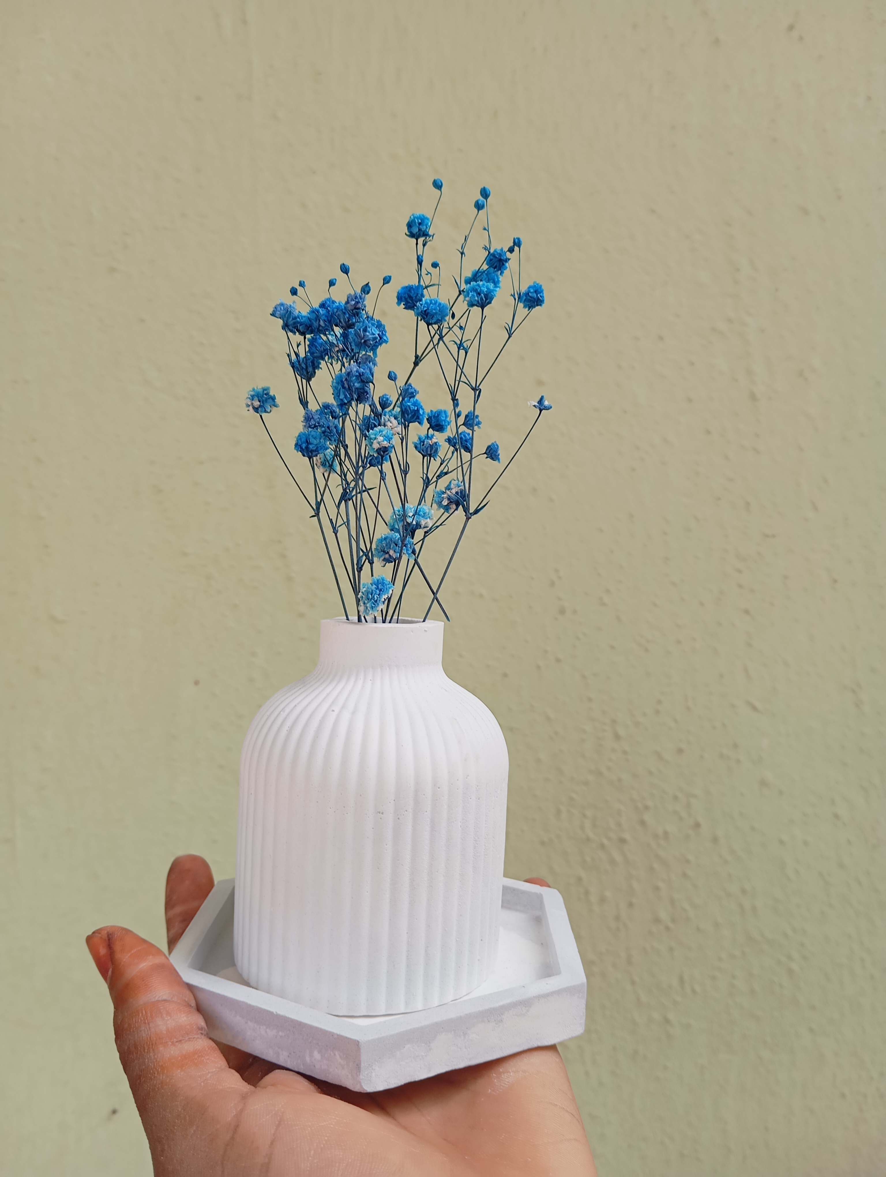 Ribbed vase