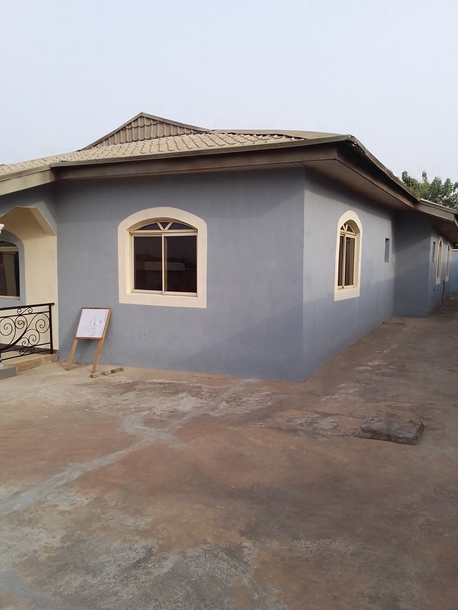 5 bedroom Bungalow