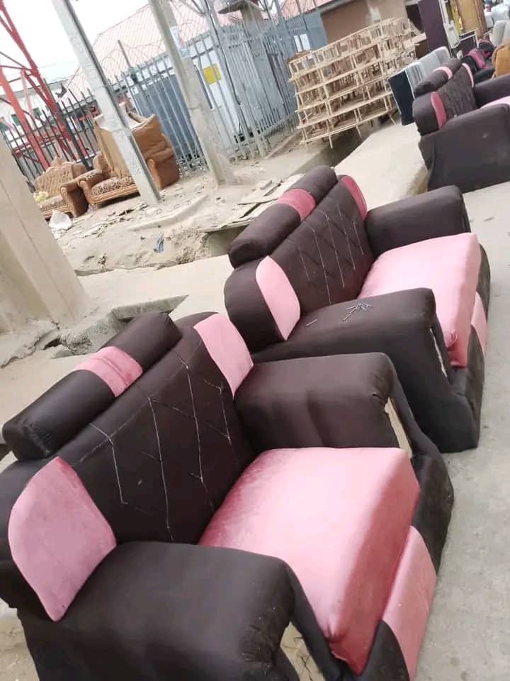 PREMIUM FURNITURE CHAIRS