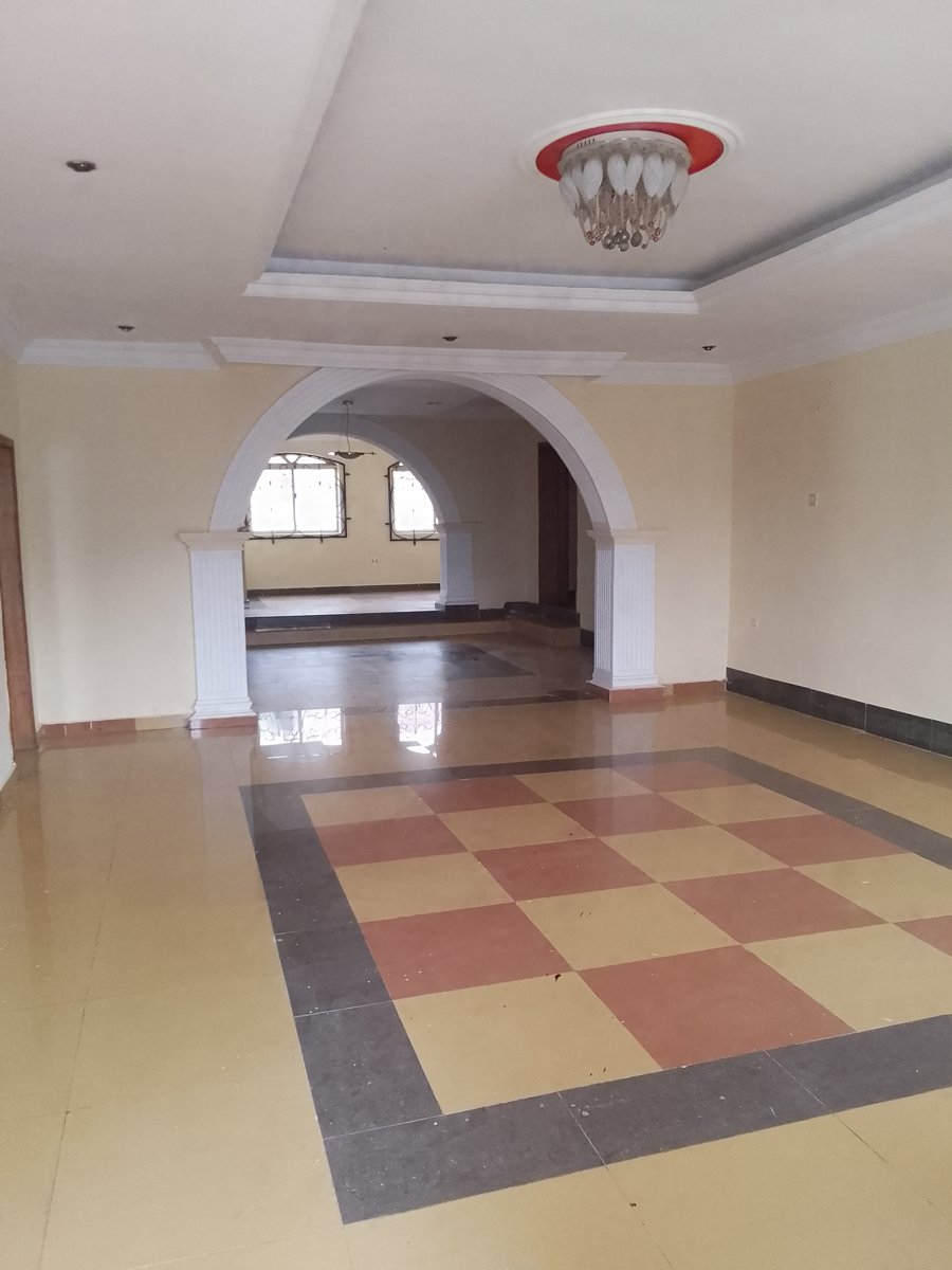 5 bedroom Bungalow