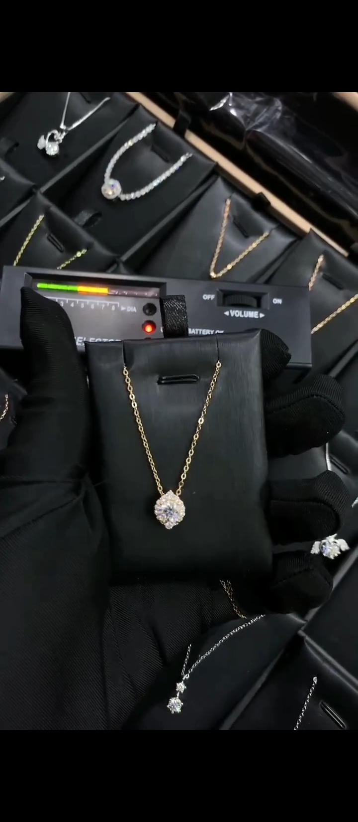 Diamond necklace/Earrings