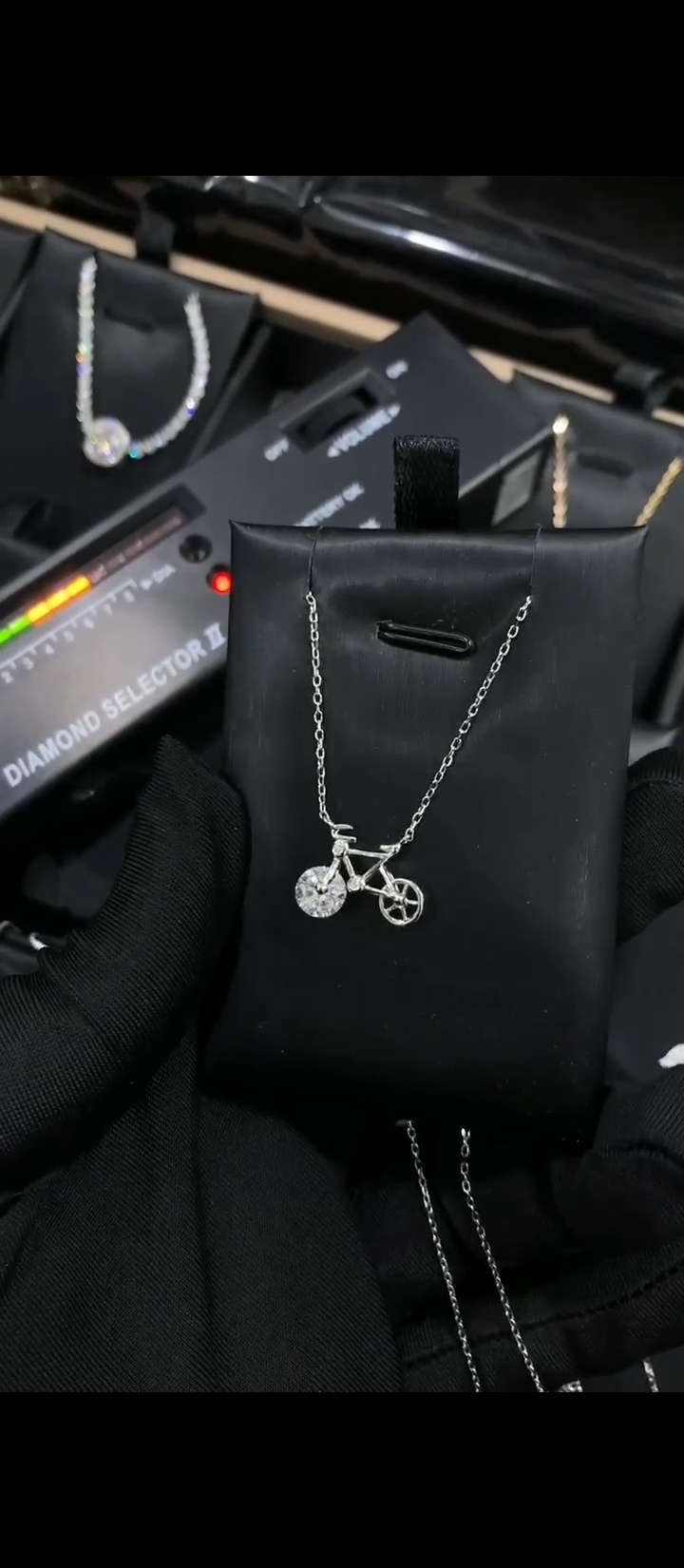 Diamond necklace/Earrings