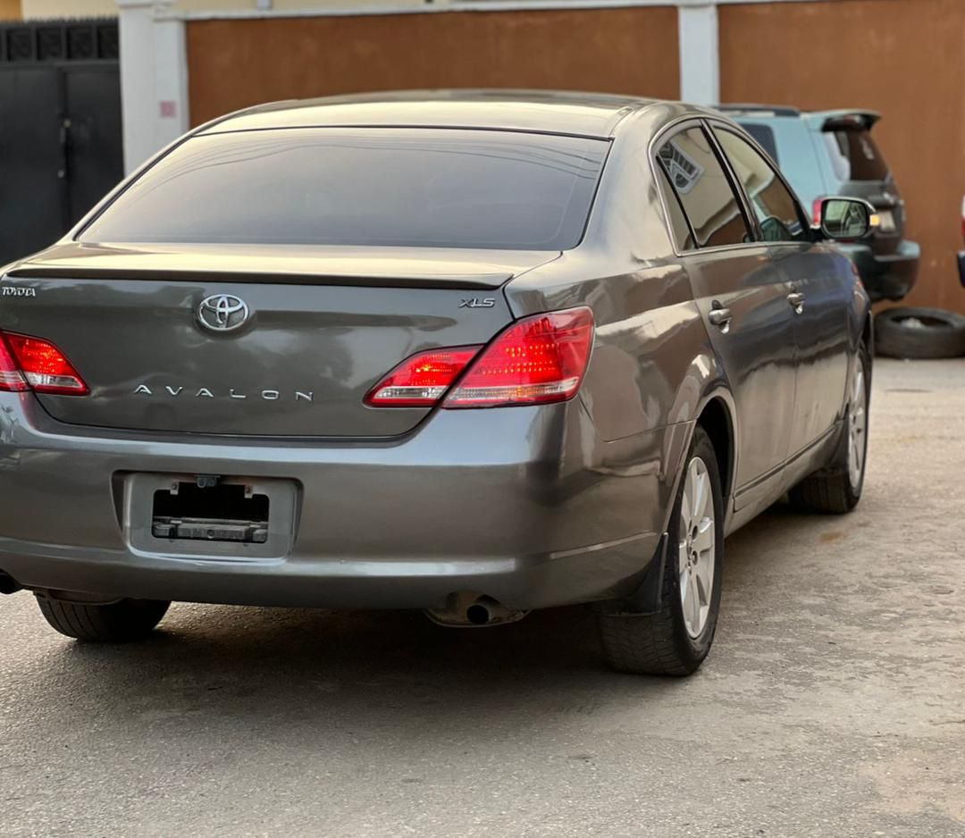 REG Toyota Avalon 2007 model