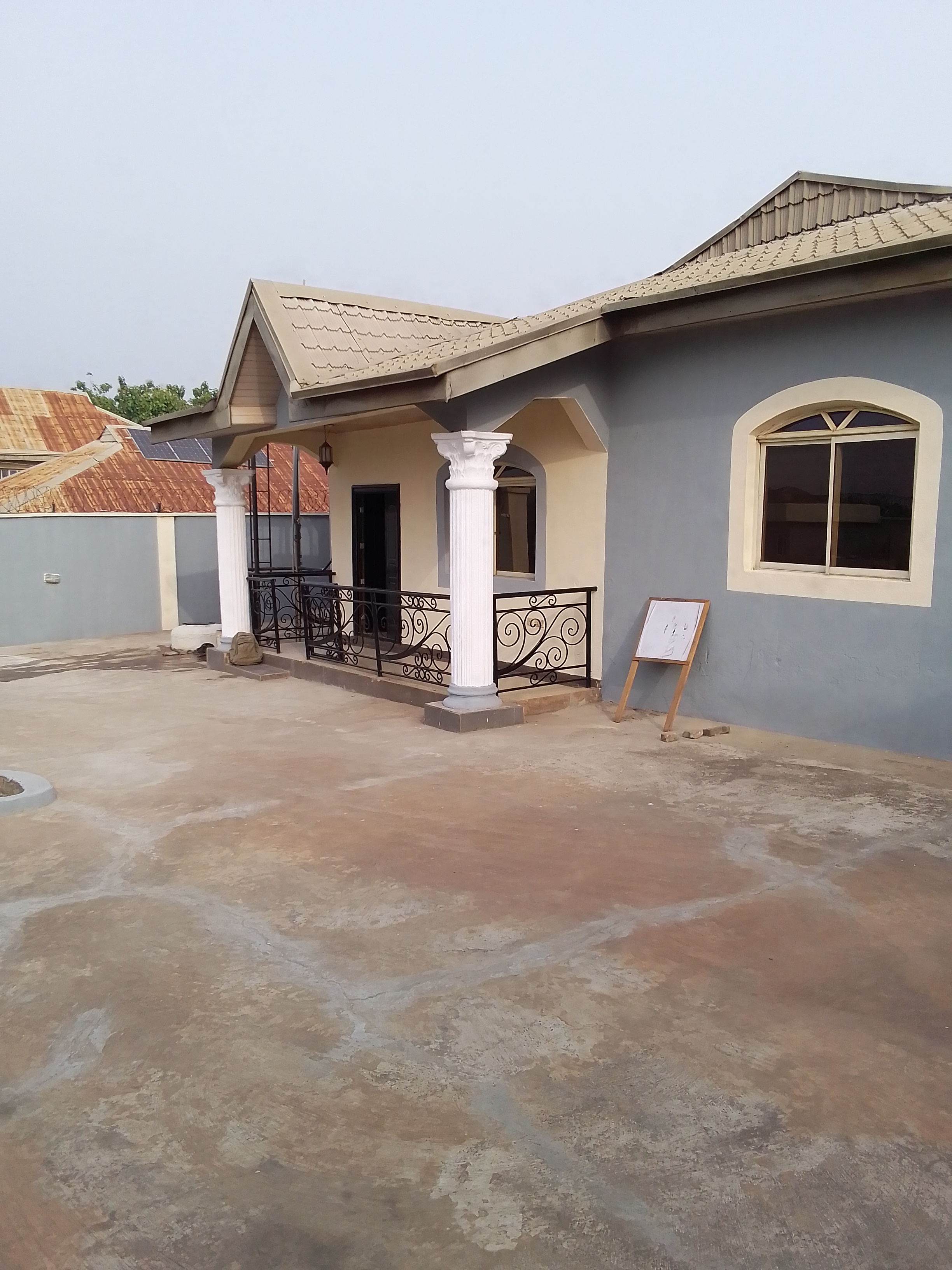 5 bedroom Bungalow