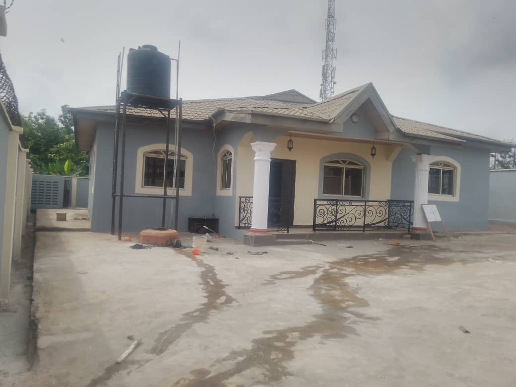 5 bedroom Bungalow